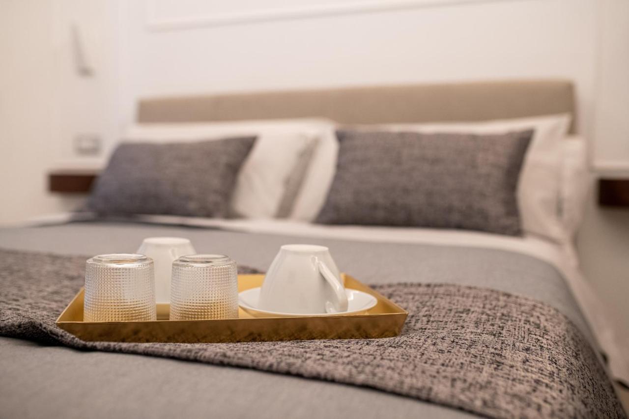 Fagi Rooms In Наполи Екстериор снимка