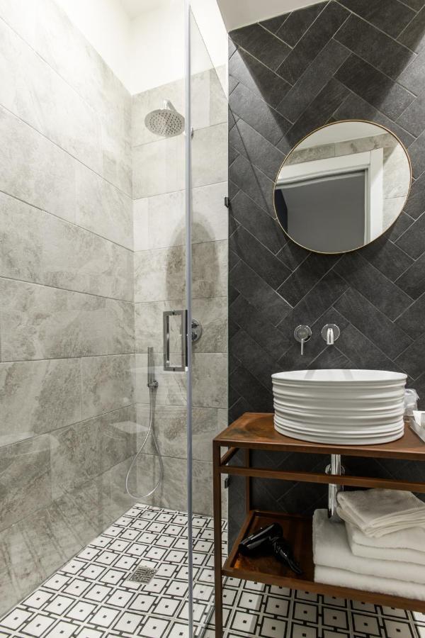Fagi Rooms In Наполи Екстериор снимка