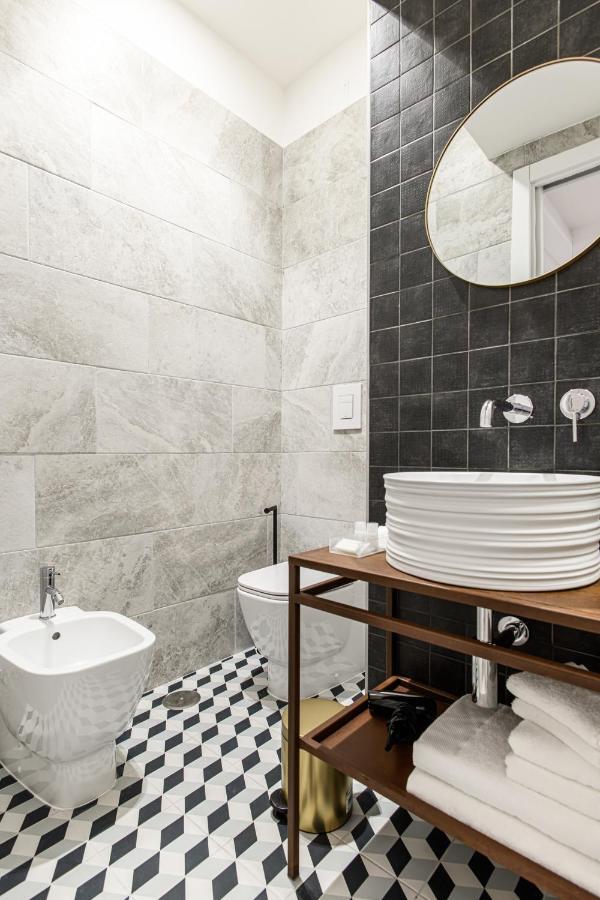 Fagi Rooms In Наполи Екстериор снимка