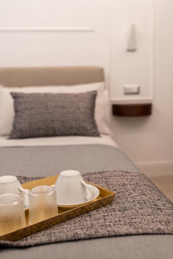 Fagi Rooms In Наполи Екстериор снимка
