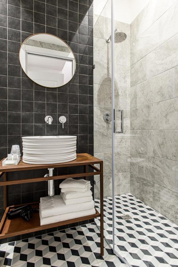 Fagi Rooms In Наполи Екстериор снимка